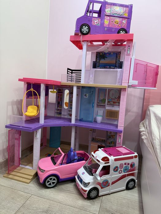 Къща замък на Барби Barbie + БОНУСИ