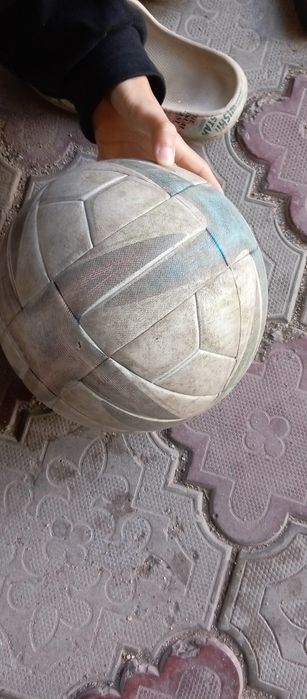 Продам кожаный мяч