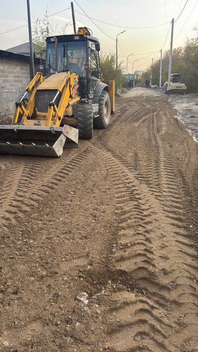 Экскаватор-погрузчик 3в1.