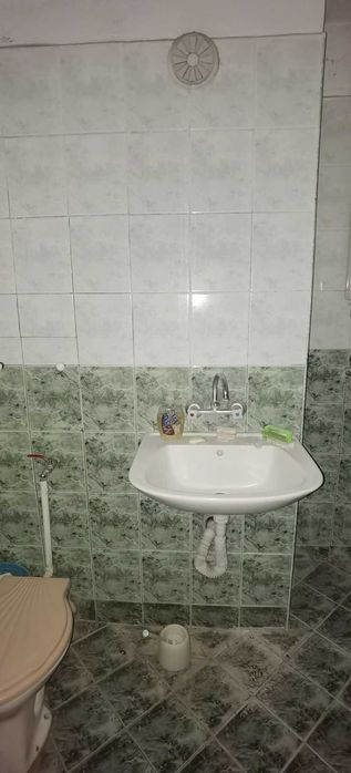 Дава се под наем Двустаен апартамент в Бургас, Меден рудник - зона А - 70 кв.м за 200 € - Снимка #3