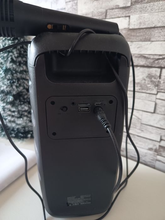 Продавам кареоки с  микрофон