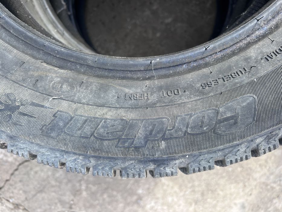 Продам шины шипованный. Покрышка