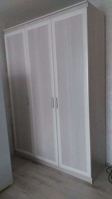 Продам два шкафа для одежды
