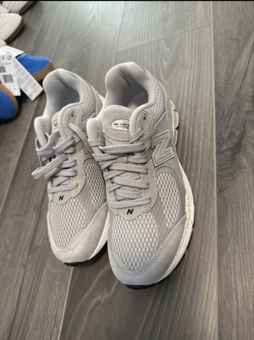 New Balance 2002R