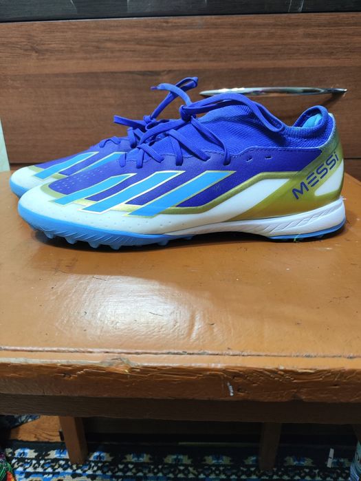 Бутсы сороконожки оригинал Adidas