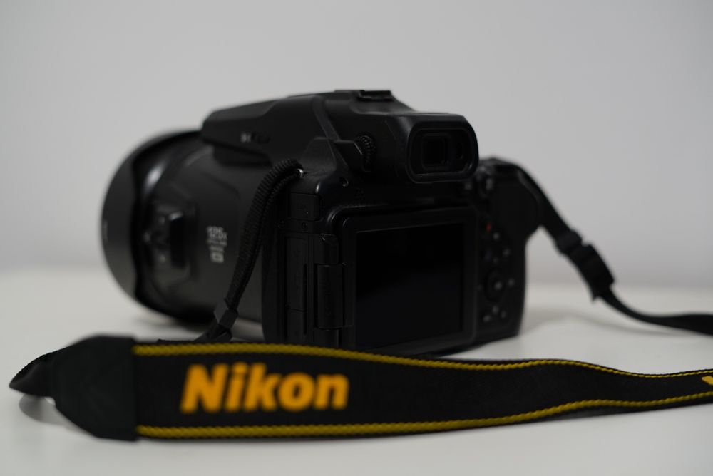 Aparat foto Nikon P1000