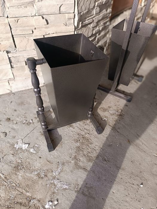 Мусорные урны уличные