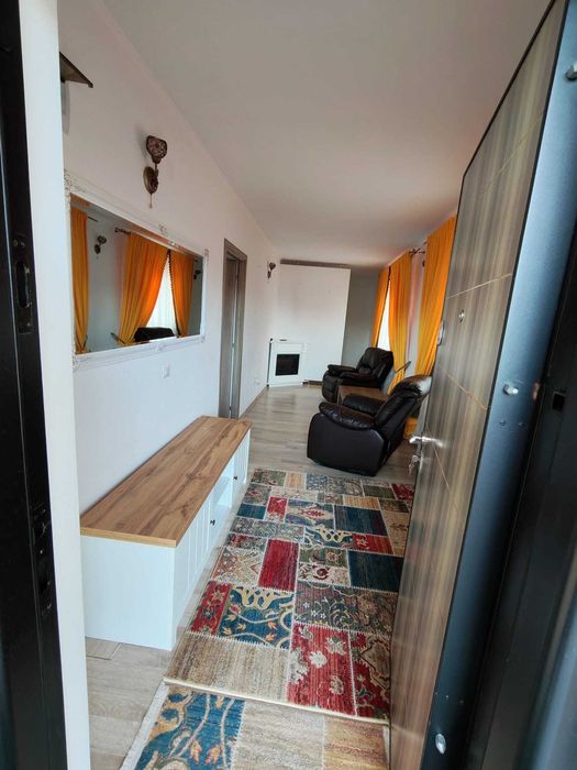 Vand apartament la casa