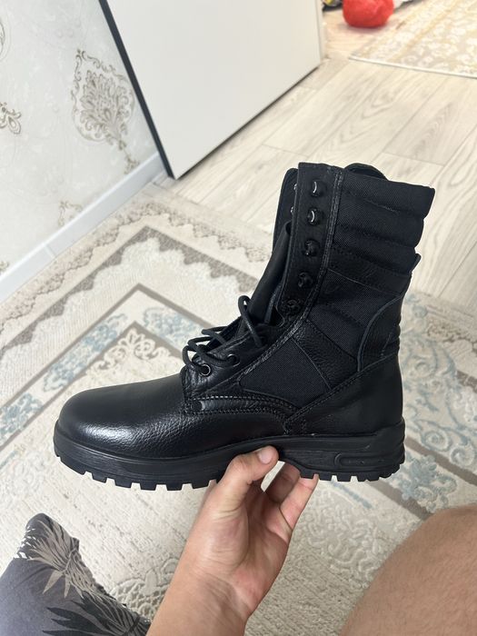 Берцы новые продам