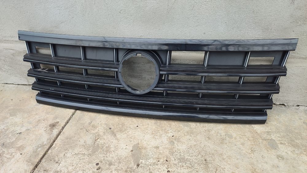 Bara fata cu grila centra  și bara spate cu Spoiler bara spate  Vw Touareg model 2020 CR