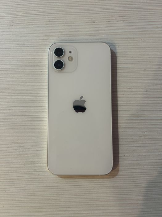 Vand Iphone 12 in stare impecabila