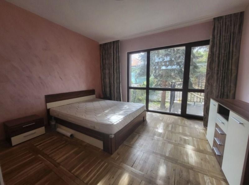 Тристаен апартамент в ж.к. Бояна.