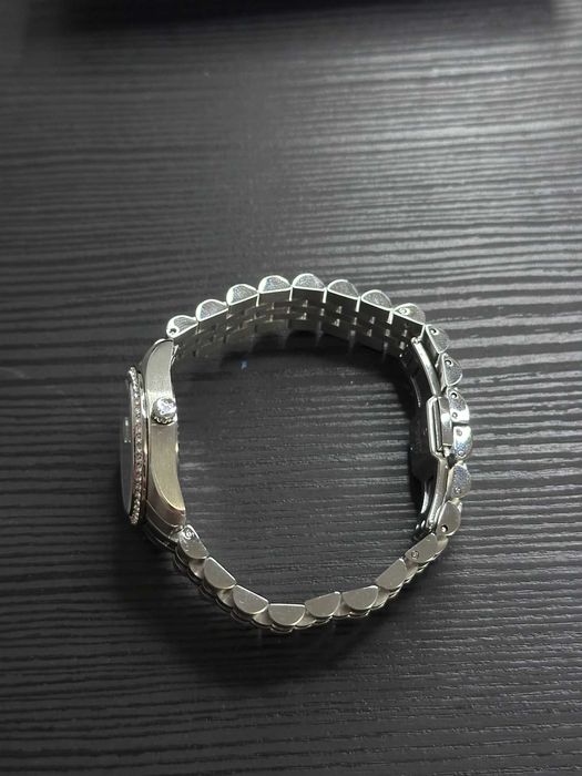 Ceas Vivienne Westood Camberwell watch albastru Cadran cu Pietre pretioase tip diamante