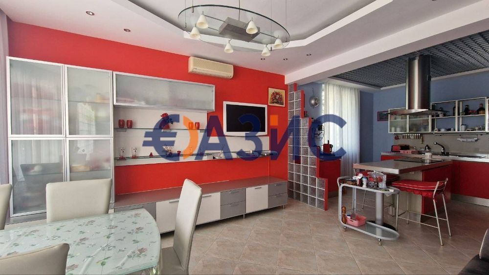 Продава се Къща в Свети Влас - 500 кв.м за 2020 €/кв.м - Снимка #10
