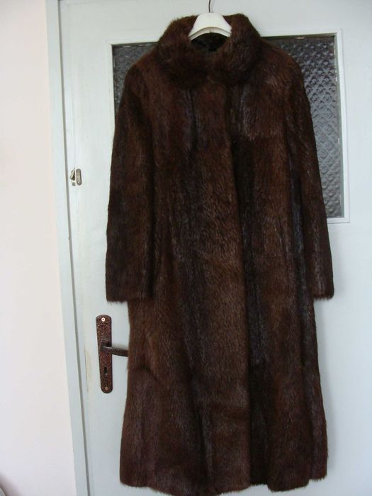 Дамски кожено палто от нутрия; кожух от агнешки кожи