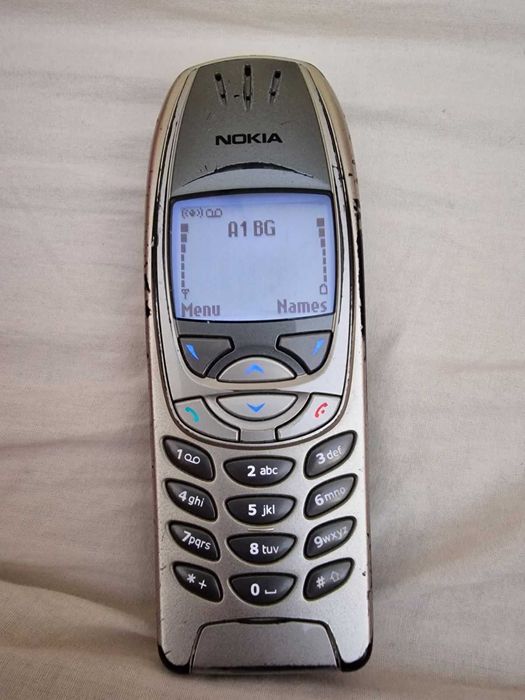 Мобилен телефон Nokia 6310i отключен към всички оператори