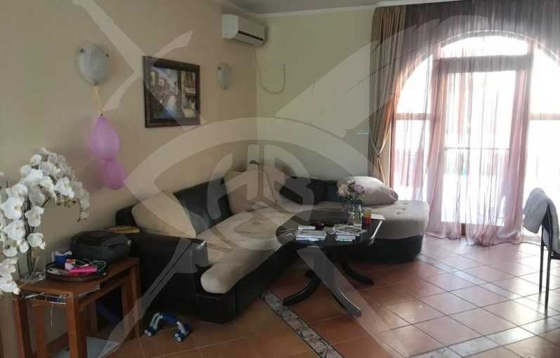 Вила в курорт Елените