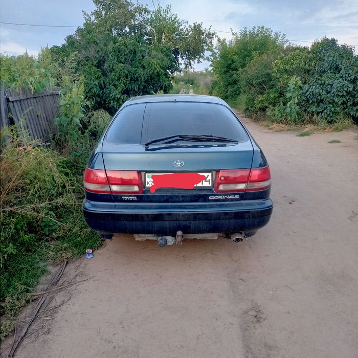 Продам таёту карину