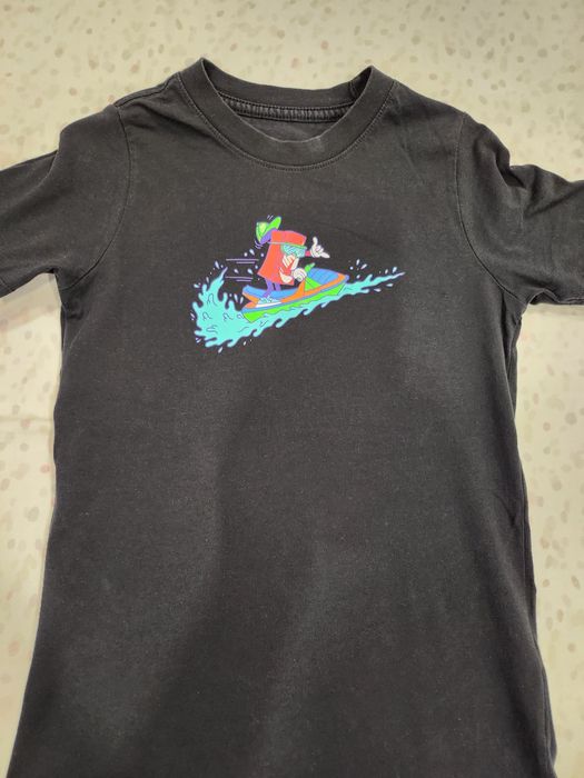 Тениски Nike S (128-137см.)