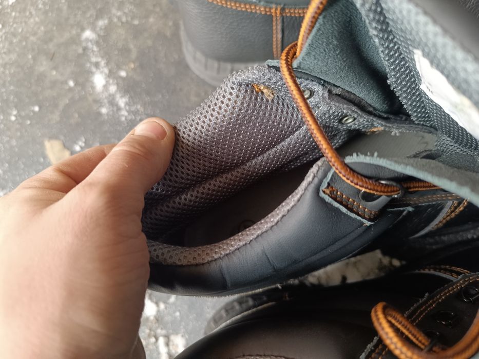 Продам ботинки летние 45 размера