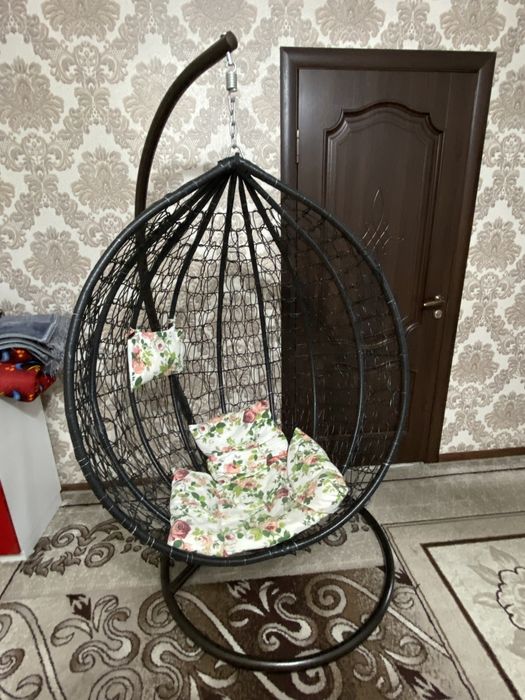 Качели яйцо чёрный цвет
