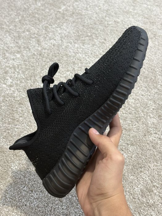 Yeezy 350 v2 oreo reflective 42