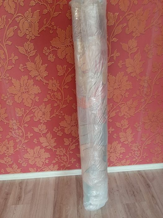 Ковер абсолютно новые 2шт.