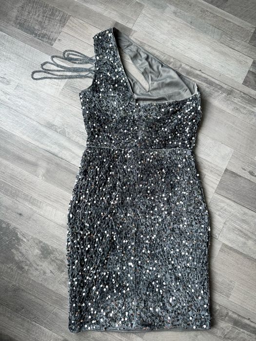 Нова къса тъмно сива рокля с пайети