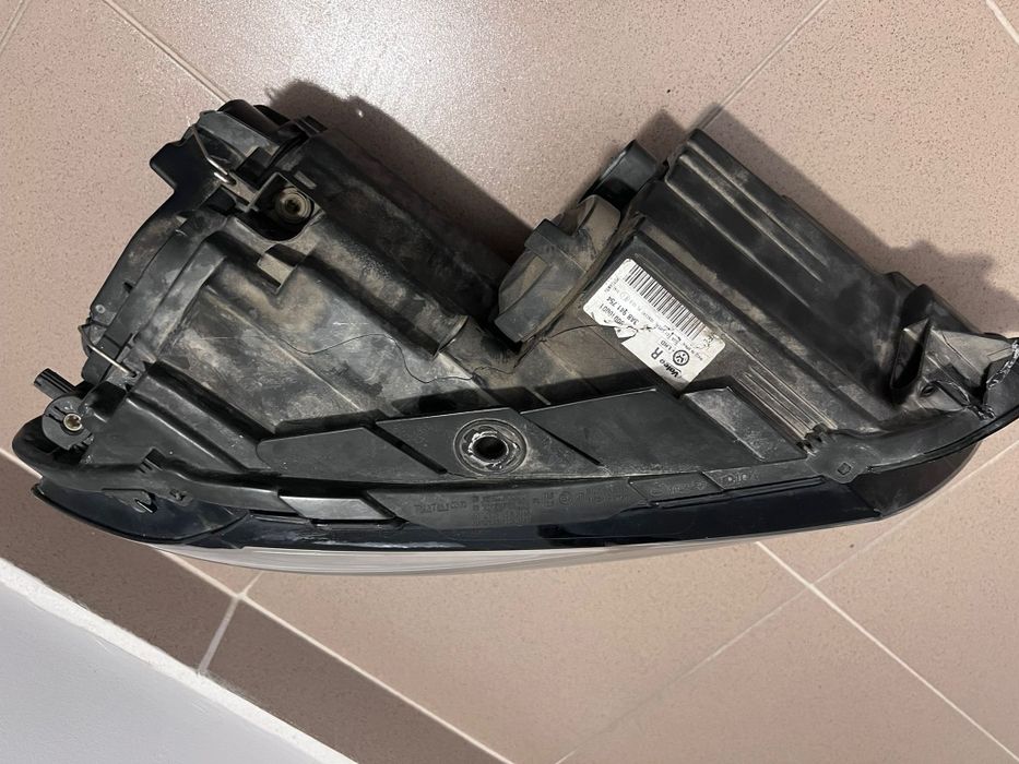 Volkswagen Passat b7  Far drept original,adaptiv,bixenon 3AB941754
