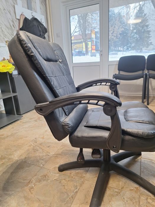 Продавам  масажен стол