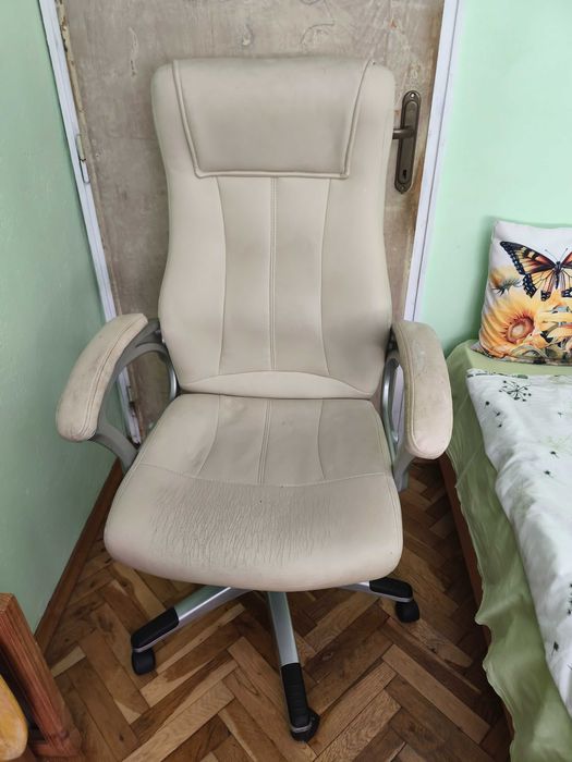 Кожен Геймърски офис стол бял