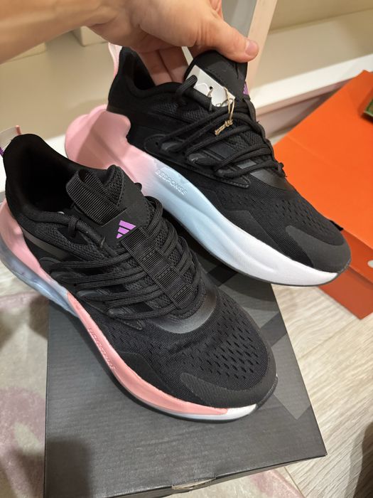 Кроссовки adidas, оригинал , на 37-38 размеры