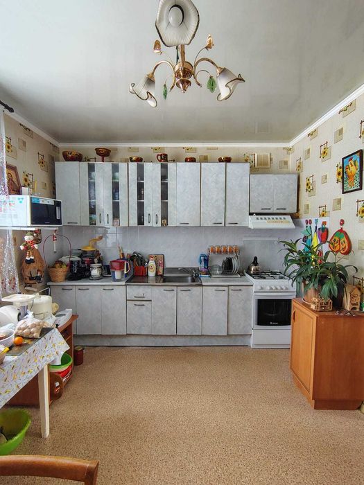 Продам 4 комнатный дом из бруса,  Петерфельд.