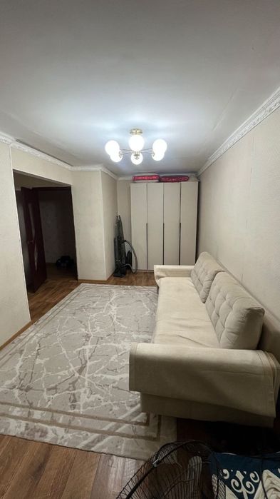 Продаю квартиру на западе