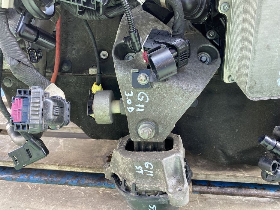 Tampon motor stânga BMW G11 3.0 D