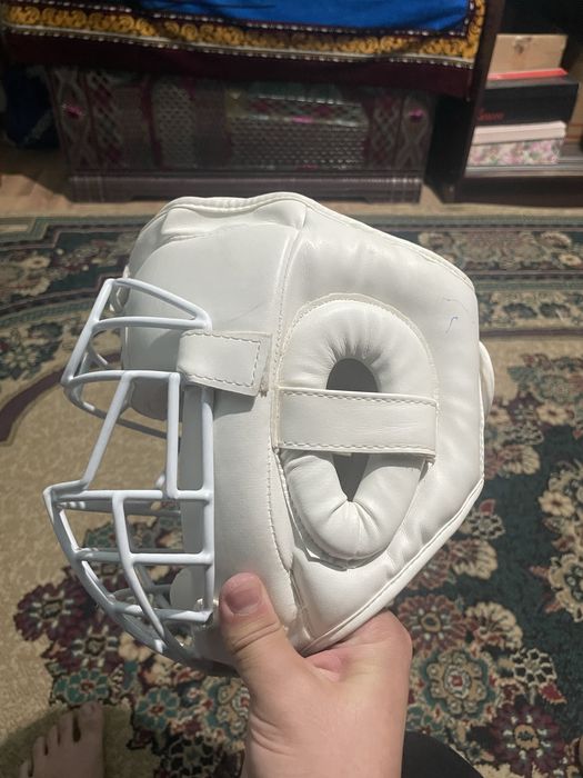 Шлем для карате или единоборства