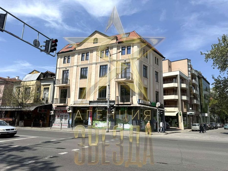 Продава се Тристаен апартамент в Пловдив, Център - 100 кв.м за 3000 €/кв.м - Снимка #12