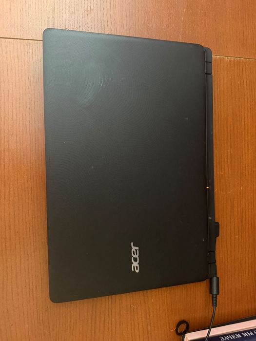 Ноутбук продаю срочно acer