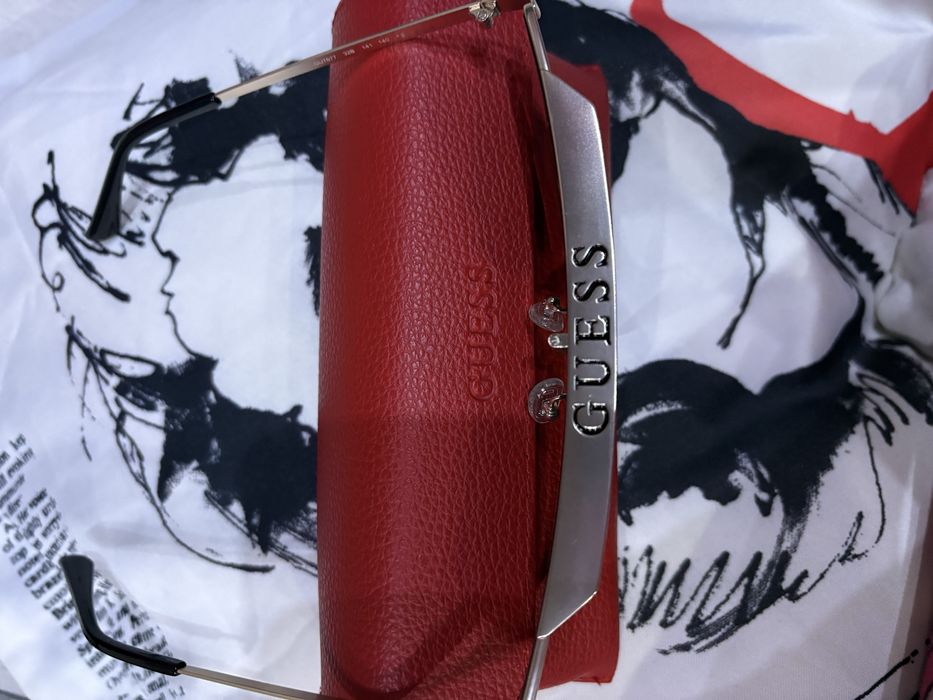 Слънчеви очила Guess