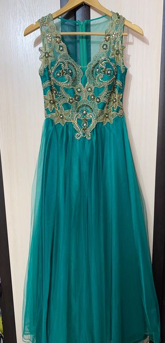 Вечерний көйлек сатылады