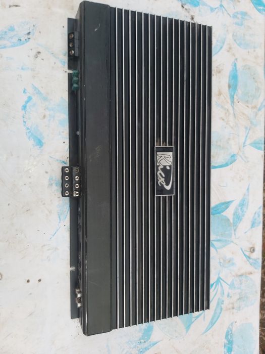 Продам усилитель на фронт Кикс