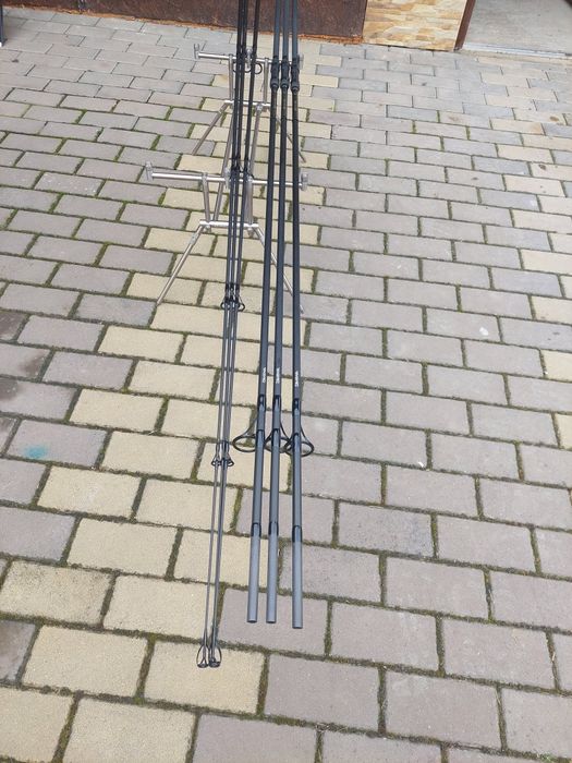 Set 3 lansete crap daiwa ninja x de 3.90m 3,5lb 2tronsoane