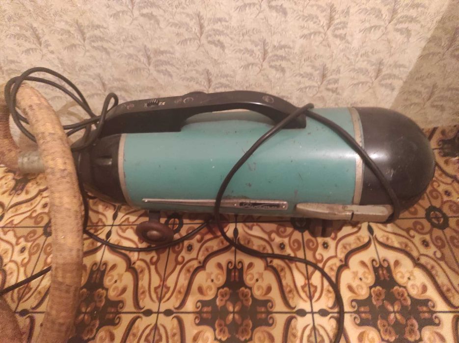 Ретро прахосмукачка