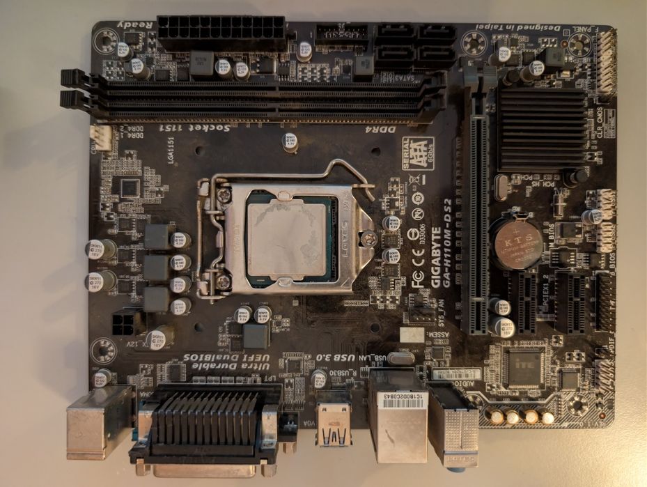 Kit Gigabyte GA-H110M-DS2 DDR4 + Cpu G3900