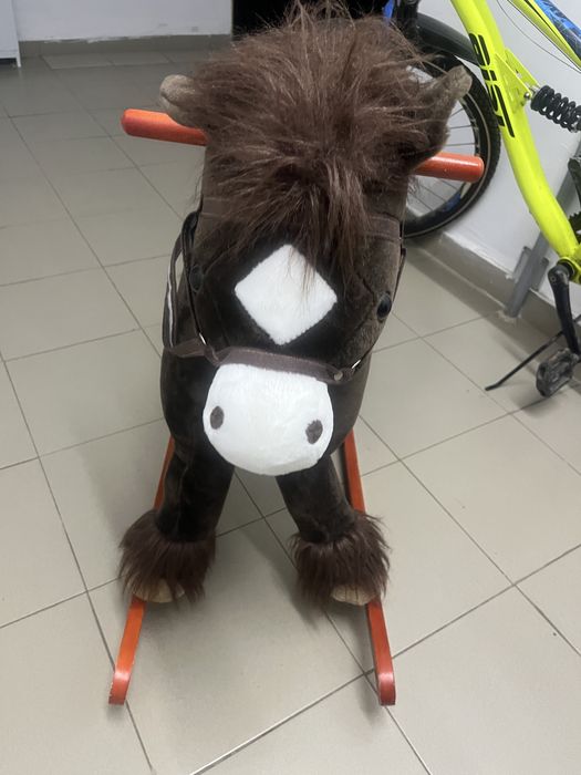 продам игрушку лошадку
