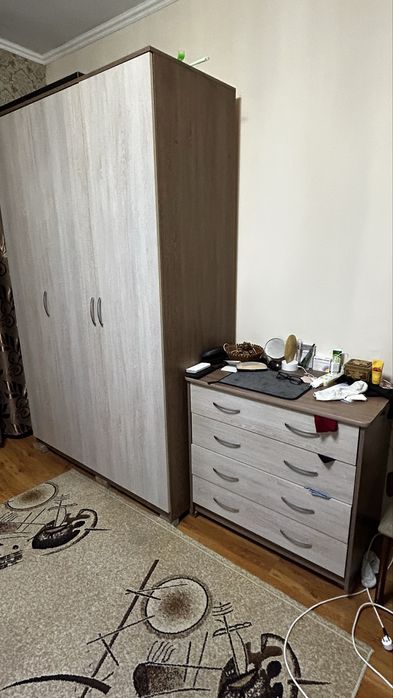 Продам шкафы и комод