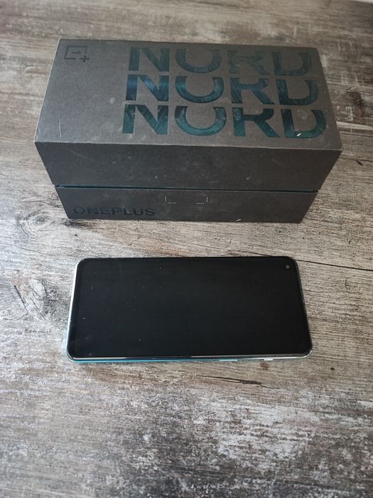 Продам OnePlus Nord2
