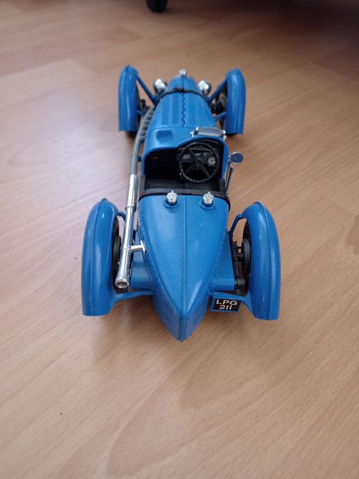 Macheta burago 1:18
