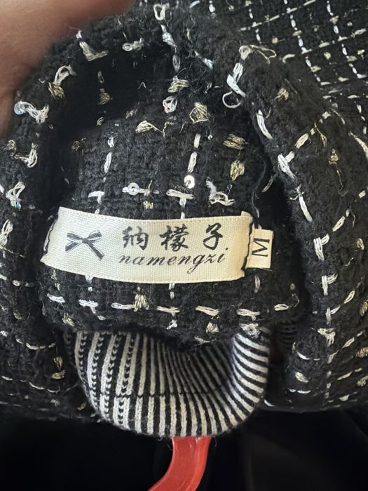 продаю пальто очень хорошем состоянии, в стиле ,,Shanel''