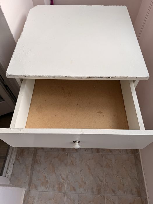 Скрин/шкафче с чекмедже и рафтове